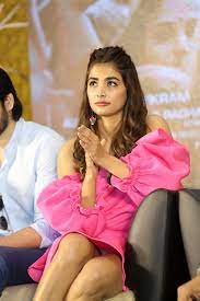 The director has focussed on the legs on this long legged beauty to generate allu arjun has given his career's best performance. Actress Pooja Hegde Images Ala Vaikunta Puram Lo Thanks Meet New Movie Posters
