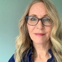 Arlene Wray's Instagram, Twitter & Facebook