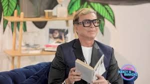 Ο λάκης γαβαλάς σε μια μοναδική συνέντευξη στο athens magazine μιλάει με θάρρος για τις «ιδιαιτερότητές» του και πώς αντιδρούσε στο κράξιμο. Lakhs Gabalas Thecaller