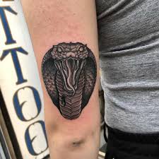 Tatuaggio del serpente, tra peccato originale e immortalità. Tatuaggio Cobra Il Significato Tatuaggipiercing It