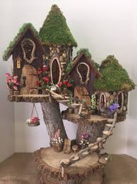 62 Miniaturegardens Les Jardins Pas Du Tout Sont Enjambee Seulement Au En 2020 Cabane Dans Les Arbres Feerique Jardin De Fees Miniature Jardin De Maison Feerique