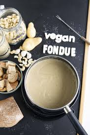 Veganes Kasefondue Vondue Super Einfach Gemacht Frau Janik In 2020 Kasefondue Lebensmittel Essen Herzhafte Speisen