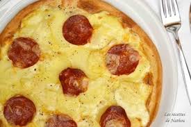 Pizza Aux Pommes De Terre Chorizo Comte Et Reblochon Recette Chorizo Recette Et Alimentation