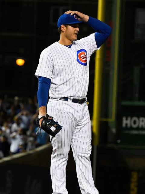 Anthony Rizzo pitches for first time in Cubs game vs. Diamondbacks