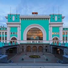Это важный культурный и промышленный центр сибири. Dostoprimechatelnosti Novosibirska