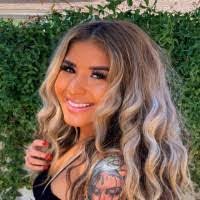 Cassandra Bethel's Instagram, Twitter & Facebook