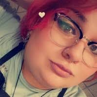 Phoebe Lindsay's Instagram, Twitter & Facebook