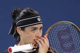 😱 JABEUR TORCHES FRENCH OPEN BOSSES: “NO DAUGHTERS, NO RESPECT!” 🎾 👉  https://ow.ly/EtTf50W0gtf #OnsJabeur #FrenchOpen #RolandGarros #TennisDrama  🏸