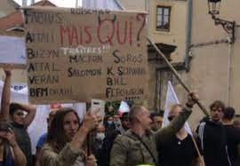 La classe politique mais aussi les internautes se sont montrés très en colère contre le message affiché sur une pancarte lors de la manifestation des … read more on closermag.fr. 8sv9wdsgb Epm