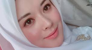 I think i love jogja very much. Cantik Hanya Dengan Berwudhu Ayana Jihye Moon Buka Puasa Di Mall