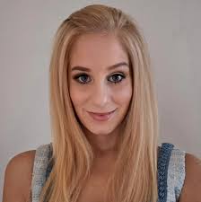 Real fruit, real flavor, and really hard to share. Try Peach Perfect with  Raspberry Drizzle today. ☀️🍑