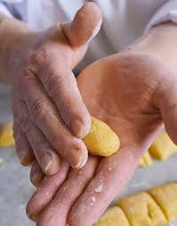 Beignets Schankala Traditionnels Recette Recette Beignet Beignets Pains A Hot Dog