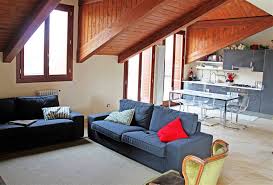 In stabile ben tenuto e curato, con giardino condominiale, servizio di portineria tutto il giorno, doppio ascensore, proponiamo ampio bilocale panoramico, decimo piano di undici. In Vendita Trilocale Via Garibaldi 140 Cinisello Cinisello Balsamo Seminuovo Secondo Piano Riscaldamento Autonomo Rif Ri Shiva721