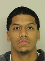 Upper-level" drug dealer wanted by police after 2,000 bags of heroin seized