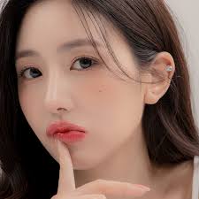 Betty [ BROWN ] 1 Month