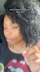 How to know if a woman likes you.