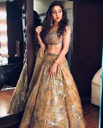 Slay Or Nay Sara Ali Khan In Abu Jani Sandeep Khosla For Diwali 2018 Celebrations Diwali Outfits Bollywood Dress Indian Bridal Outfits She left her hair open in a center part.