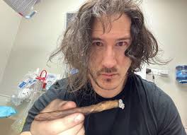 Or artist too : r/whenthe