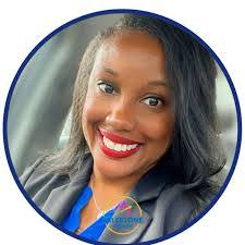 Jackie Hinds's Instagram, Twitter & Facebook