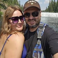 Julia Waldman's Instagram, Twitter & Facebook