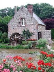 Veules Les Roses Un Village De Charme En Normandie Veules Les Roses Paysage France Normandie Tourisme