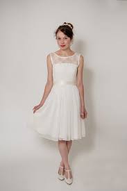Weitere ideen zu brautkleid kurz, brautkleid, braut. Brautkleid Little Fairy Mit Chiffon In Creme Etsy Brautkleid Brautkleid Kurz Hochzeit Kleid Standesamt