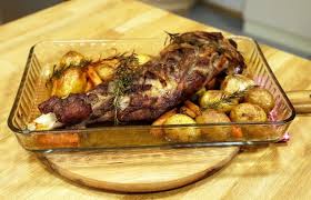 kuzu tandir malzemeleri 1 ad kuzu kol kemikli butun 2 yemek kasigi tereyagi 1 bas sarimsak 1 kg bebek patates 2 3 dal biber yemek yemek tarifleri tarifler