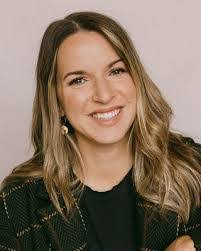 Leslie Trumble's Instagram, Twitter & Facebook