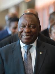 Matamela cyril ramaphosa est né en 1952 à johannesbourg dans le western native township, dans une famille modeste originaire du venda, d'un père policier et d'une mère au foyer. Matamela Cyril Ramaphosa Wikidata