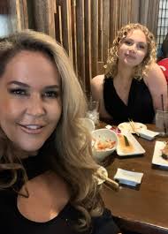 Family time is the BEST time! Sushi & a concert with Sayler. ❤️