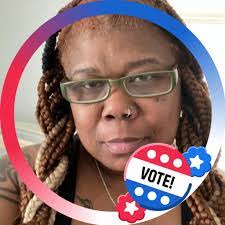 Saundra Weaver's Instagram, Twitter & Facebook