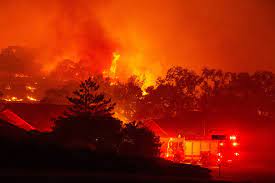 Heroic Firefight Spares Santa Rosa S Oakmont Retirement Community From Devastation