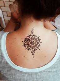 Mandala Upper Back Henna Tattoo Simple Henna Tattoo Henna Tattoo Designs Henna Tattoo