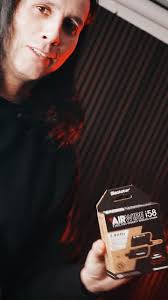 Signature artist @gusgofficial dropped by Blackstar HQ just after his  recent tour (more