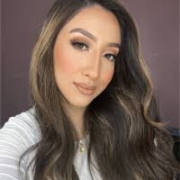 Sandra Alvear's Instagram, Twitter & Facebook