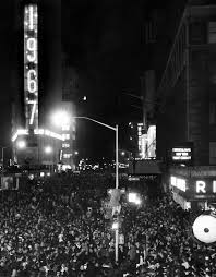 New Year S Eve Celebration In Times Square History Item Varevchbdneyocs032 Posterazzi New Year S Eve Times Square Nyc Times Square Times Square History