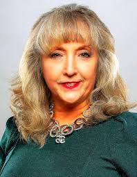 Karen Hartman's Instagram, Twitter & Facebook