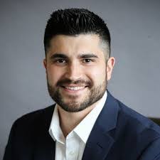 Shawn Buck's Instagram, Twitter & Facebook