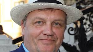 Fragen an henning tewes, der den sender rtl und die. Neuer Kinofilm Hape Kerkeling Kommt Als Teufel Zuruck Tv Spielfilm