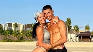 Katie forbes checked out her advertisement for some time,