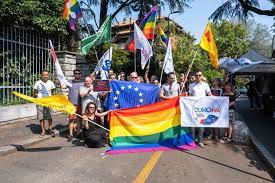 Via sant' aquilino 3, milan, 20148, italy. Milano Sit In Dei Radicali Davanti Al Consolato Russo I Nostri Governanti Ormai Si Ispirano A Putin La Repubblica