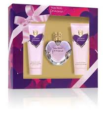 Browse holiday gift guides for mom, the guys, kids, pets, and more. 10 Women S Christmas Gifts For Under 40 Including Perfume Sets Heels Bags And More Manchester Evening News