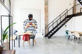 Showroom Eventlocation Zwospace Art By Christopher Kieling Eventlocation Massivholztisch Berlin Design