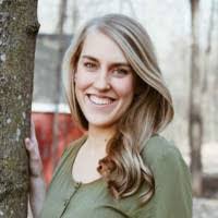 Alexis Thom's Instagram, Twitter & Facebook