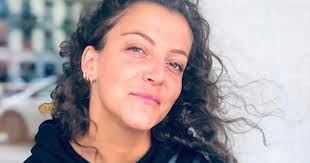 Artus, hakim jemili et philippe lellouche votent en fin d'émission pour leur contenu préféré, qui consacré du titre de best of the best. 5 Faits Qui Montrent Que Camille Lellouche A Cartonne Avec Son Tube Sur Le Coronavirus