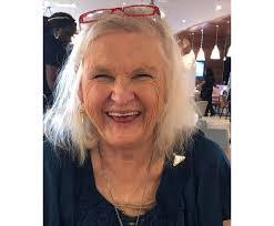 Leslie Barrow's Instagram, Twitter & Facebook