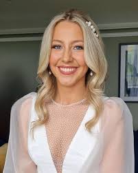 One of Heather's pretty bridesmaids 💓 Hair by @gemmataylorhair Flowers by  @paperandpetals1 #bridesmaid #wedding