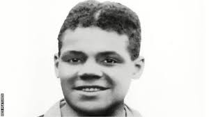 Eddie Paris's Instagram, Twitter & Facebook