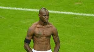 Talented but crazy italian striker made headlines in two and a half years at manchester city after joining from inter milan. Fc Liverpool Verpflichtet Mario Balotelli Vom Ac Mailand Fussball