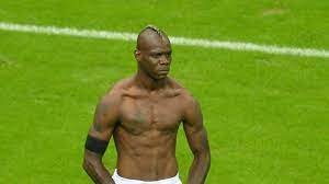 Mario balotelli is an italian footballer who plays for the italian 'ligue 1' club 'nice' and for the italian the balotelli family was rich and promised a very comfortable life for mario. Fc Liverpool Verpflichtet Mario Balotelli Vom Ac Mailand Fussball